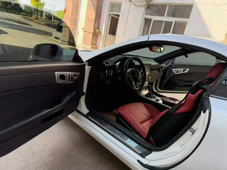 奔驰SLK 后面外观一