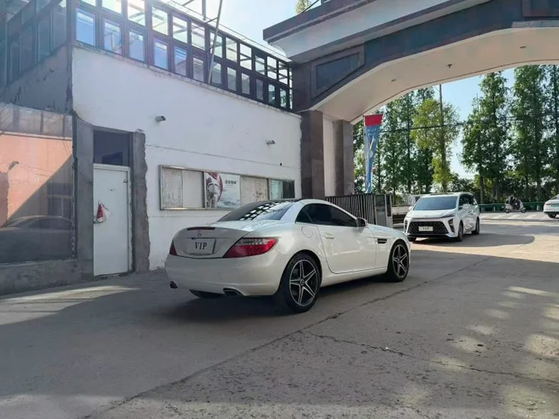 奔驰SLK 内饰前排