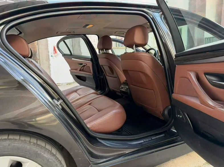 宝马5系 内饰前排