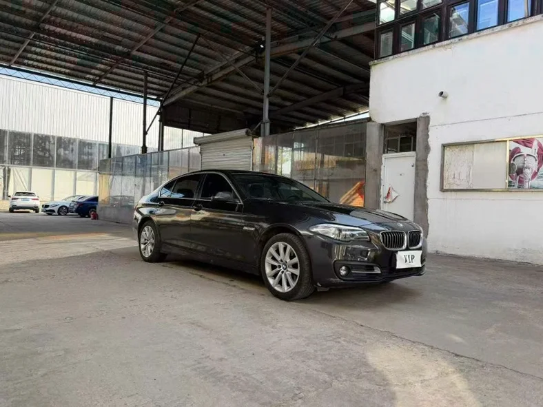 宝马5系 正面外观三