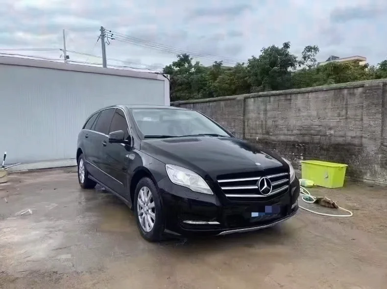 奔驰R 正面外观三