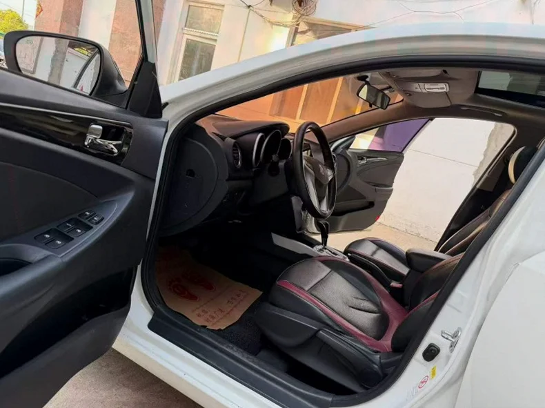 长安汽车逸动 后面外观一