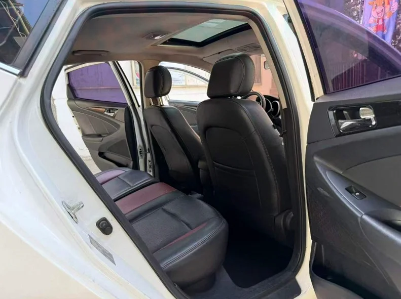 长安汽车逸动 内饰前排