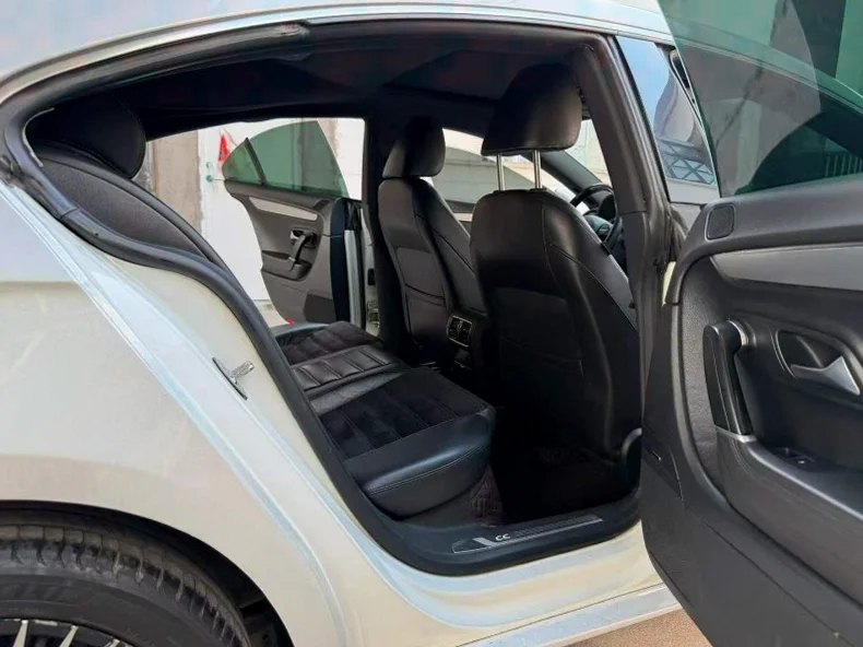 大众CC 内饰前排