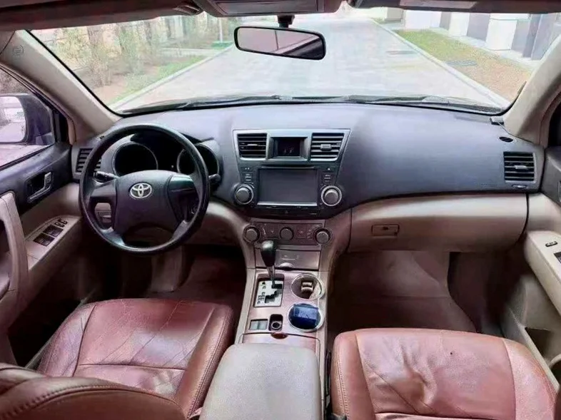 丰田汉兰达 后面外观二