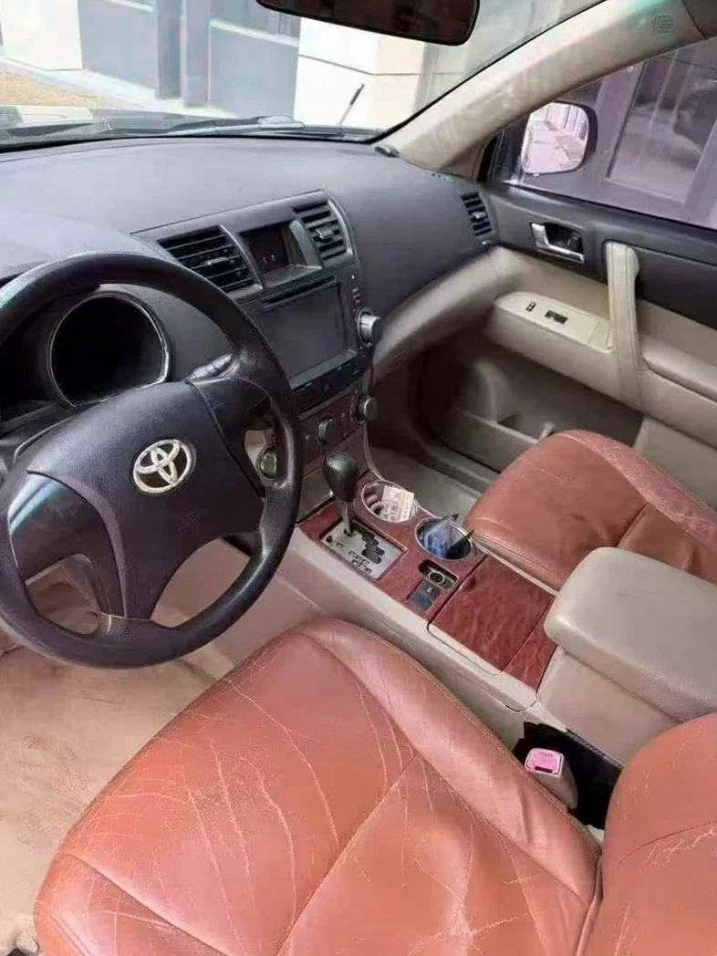 丰田汉兰达 后面外观一