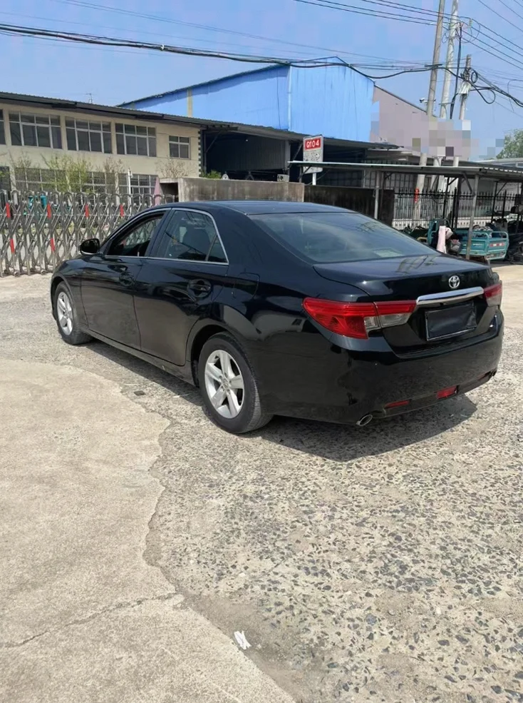 丰田锐志 后面外观三