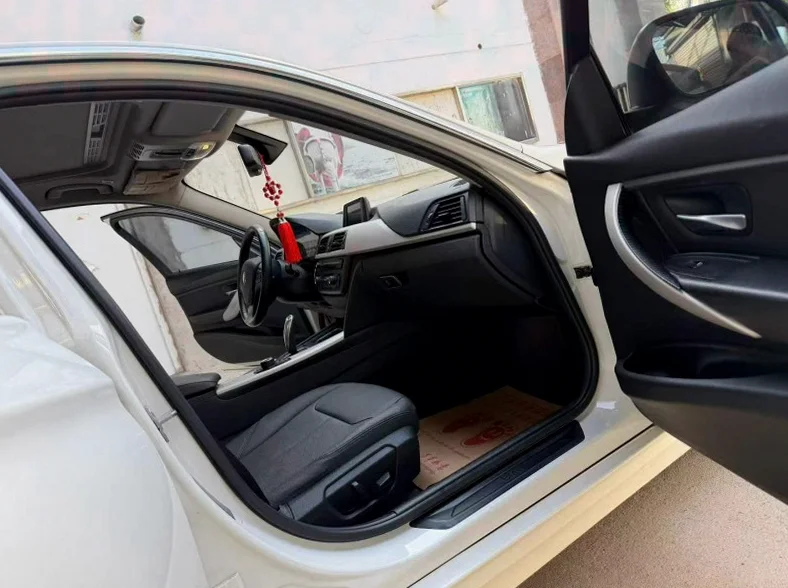 宝马3系 后面外观三