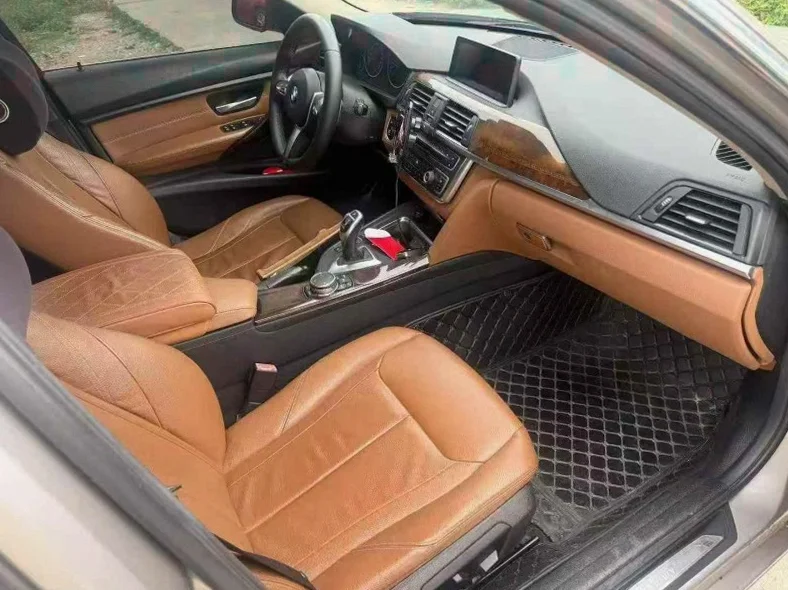 宝马3系 后面外观一