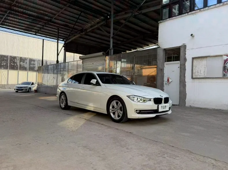 宝马3系 正面外观三