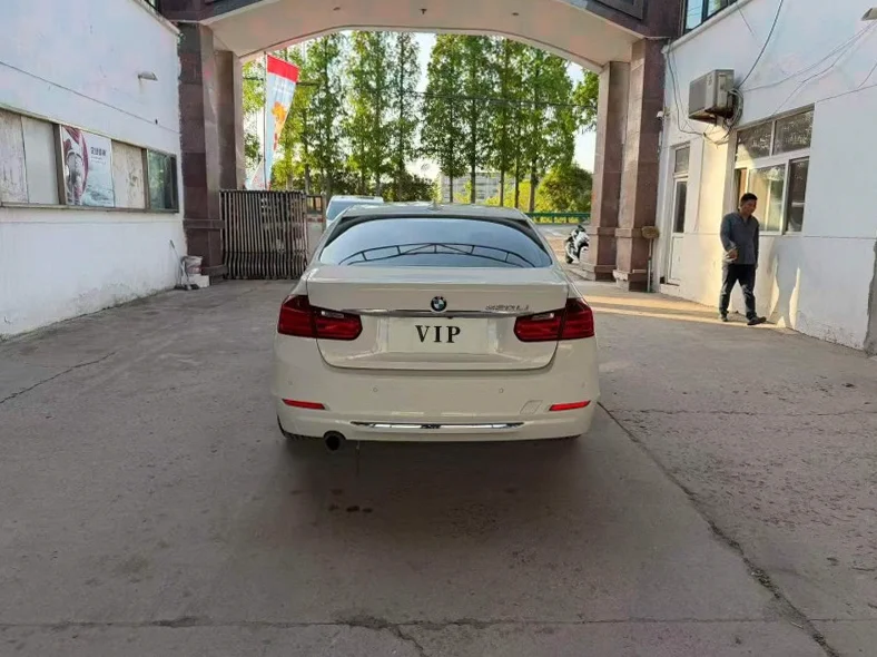 宝马3系 驾驶室