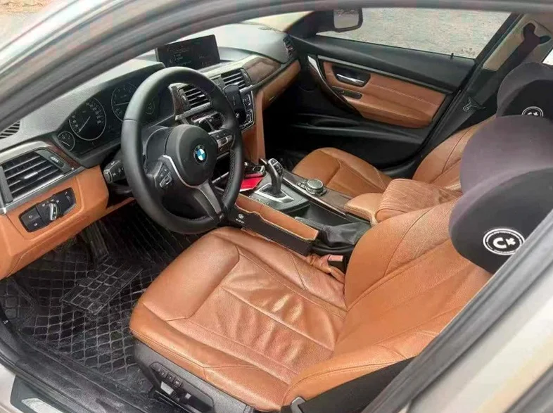 宝马3系 后面外观二