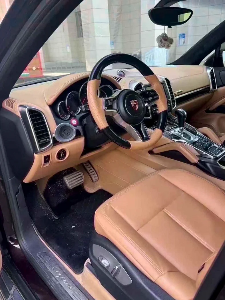 保时捷卡宴 后面外观三