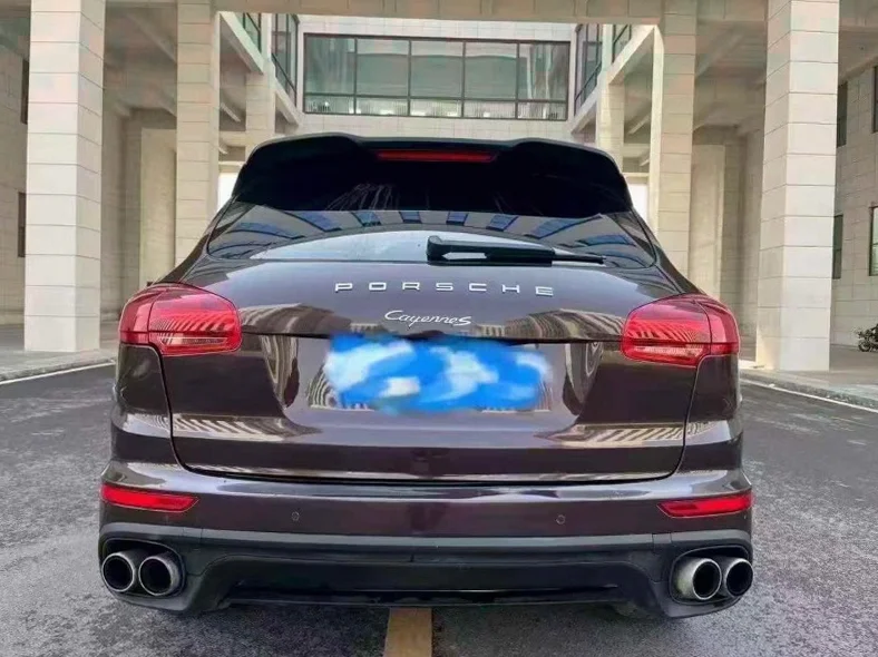 保时捷卡宴 驾驶室