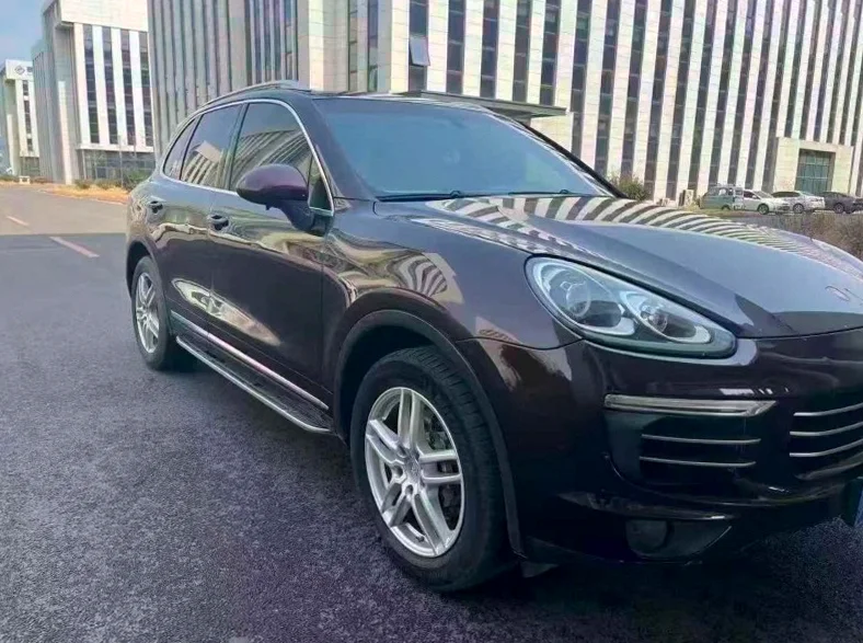 保时捷卡宴 正面外观二