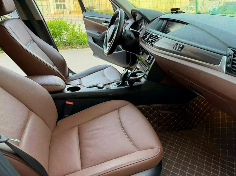 X1宝马 后面外观二