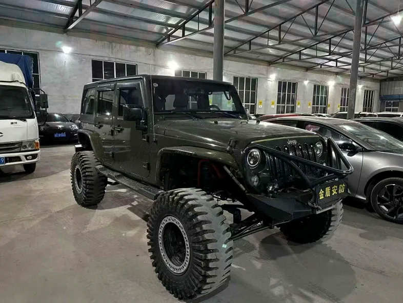 Jeep牧马人 正面外观二