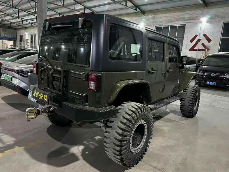 Jeep牧马人 内饰后排