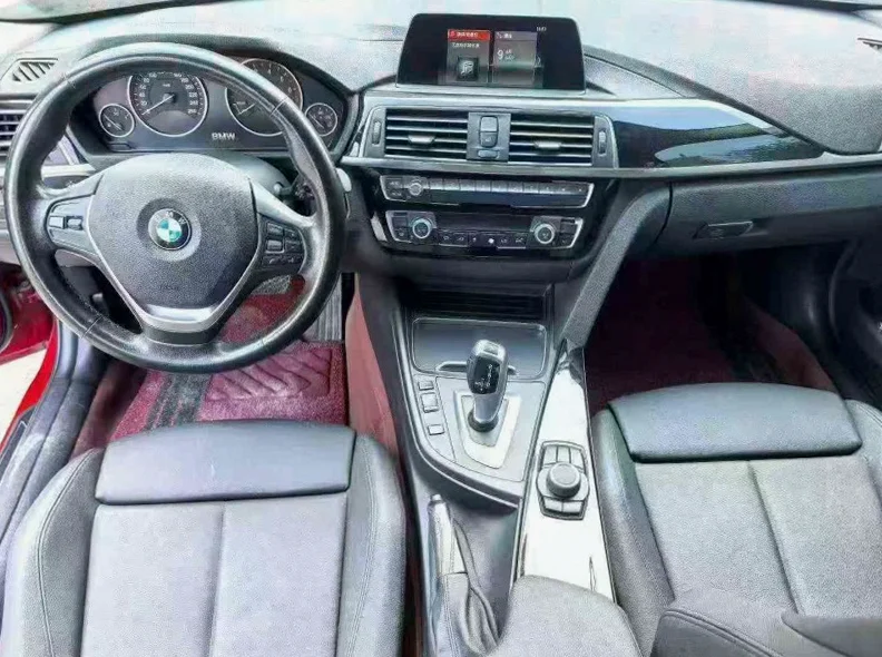 宝马3系 后面外观二