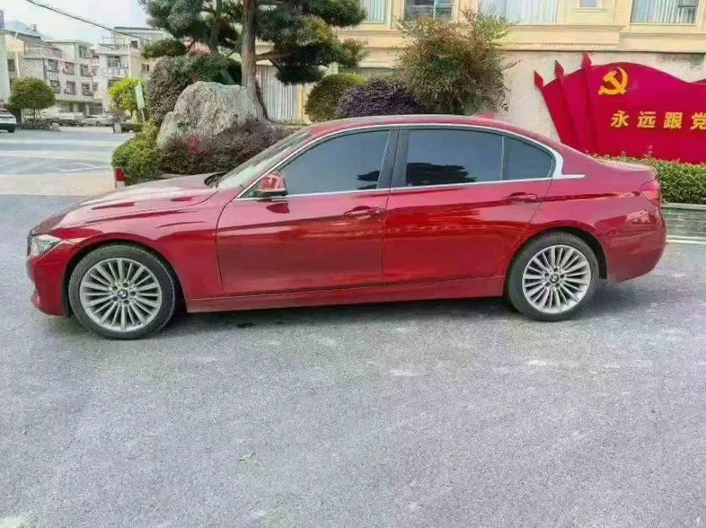 宝马3系 后面外观一