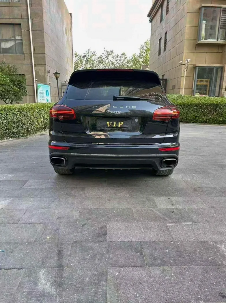 保时捷卡宴 内饰后排