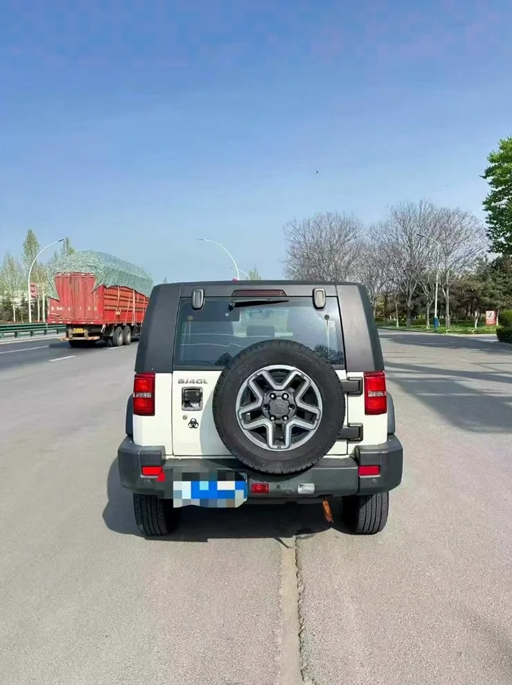 北京BJ40 后面外观一