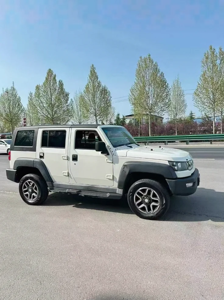 北京BJ40 正面外观二