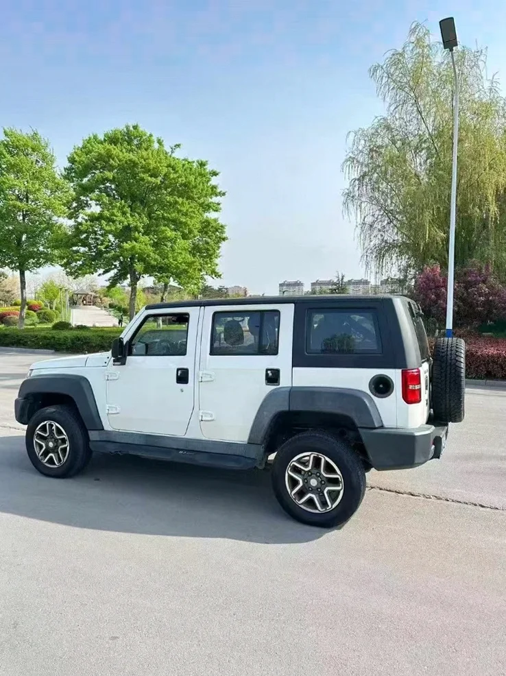 北京BJ40 正面外观三