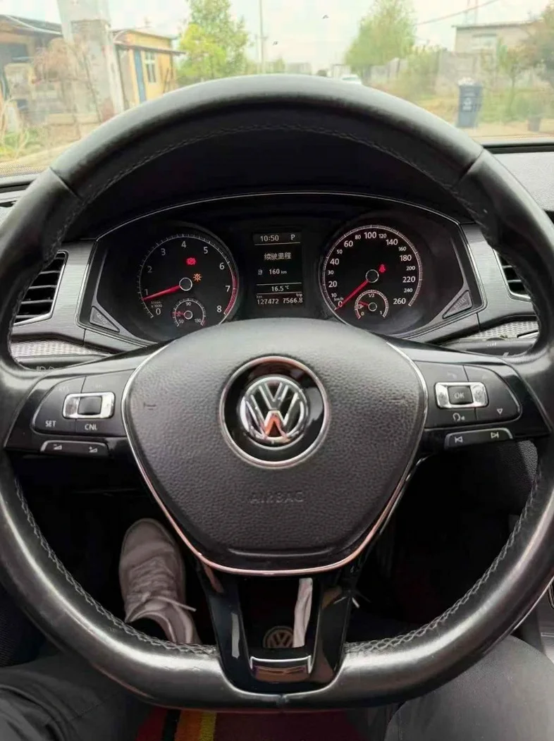 大众帕萨特 后面外观一