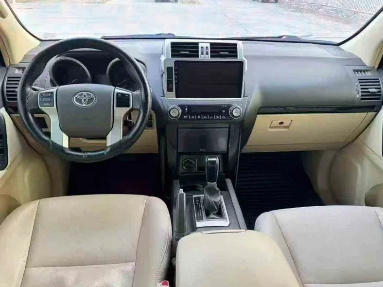 丰田普拉多 后面外观三