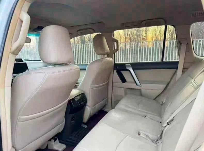 丰田普拉多 后面外观二