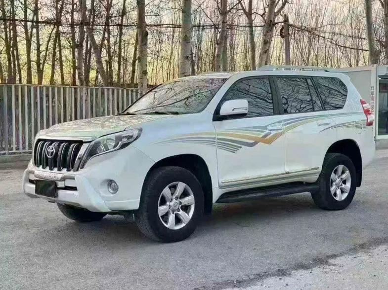 丰田普拉多 正面外观三