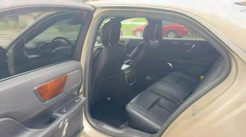 林肯大陆 驾驶室