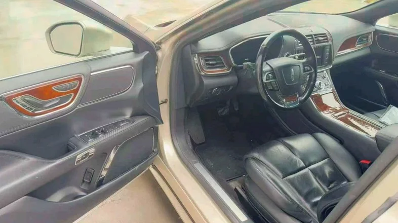 林肯大陆 内饰后排