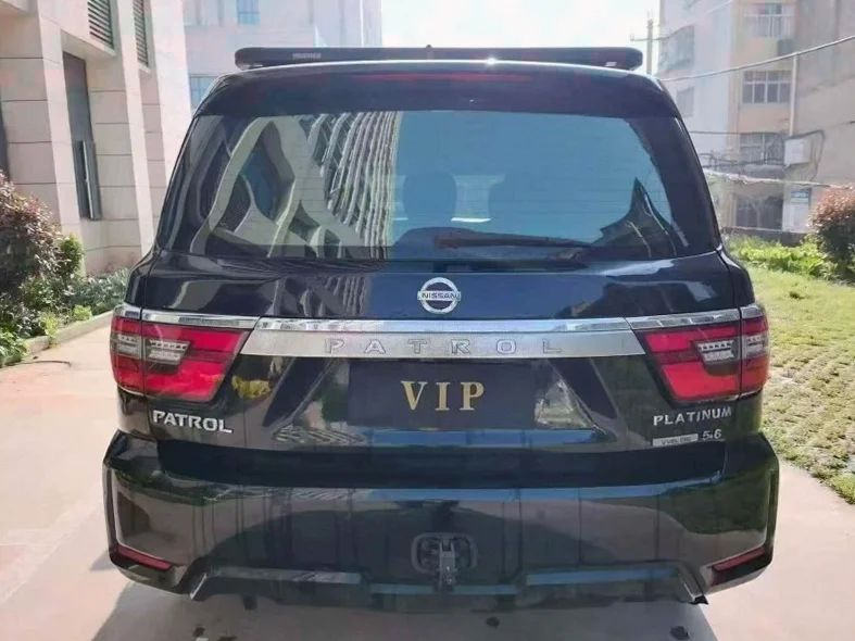 日产途乐 驾驶室