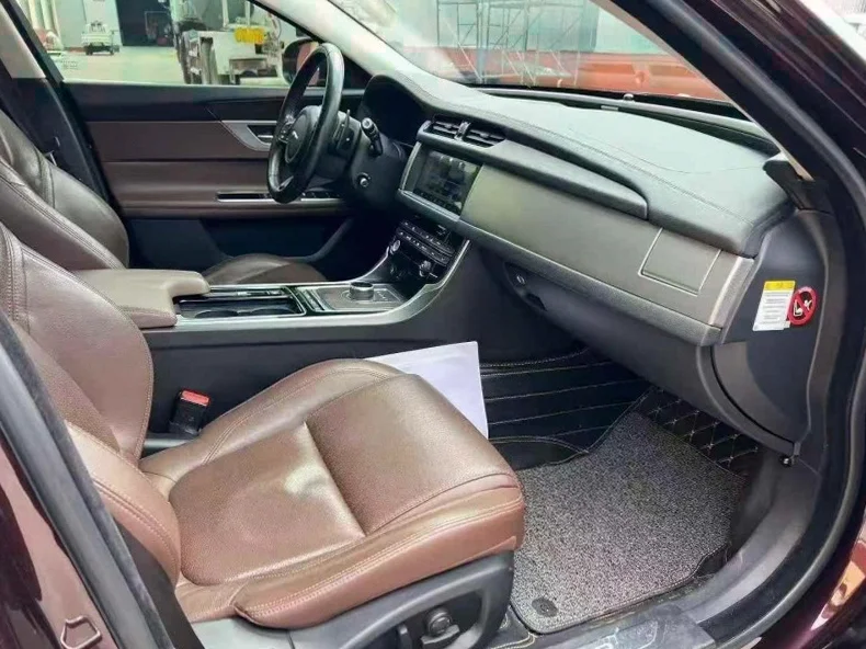 捷豹XFL 后面外观一