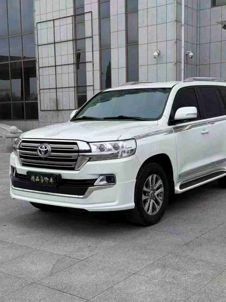 丰田兰德酷路泽 正面外观三