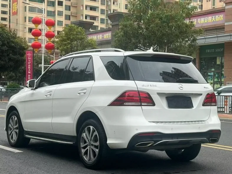 奔驰GLE 后面外观二