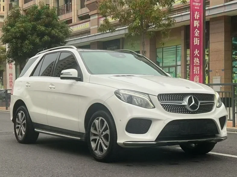 奔驰GLE 正面外观三