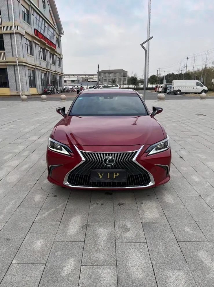 18年雷克萨斯ES200 2.0L