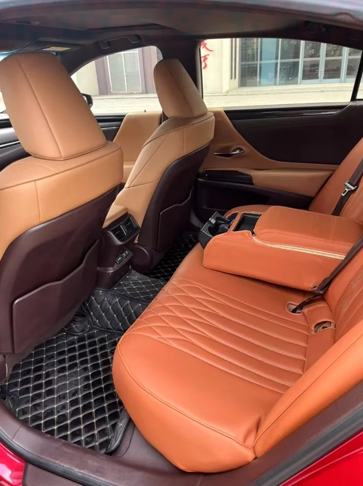 雷克萨斯ES 驾驶室