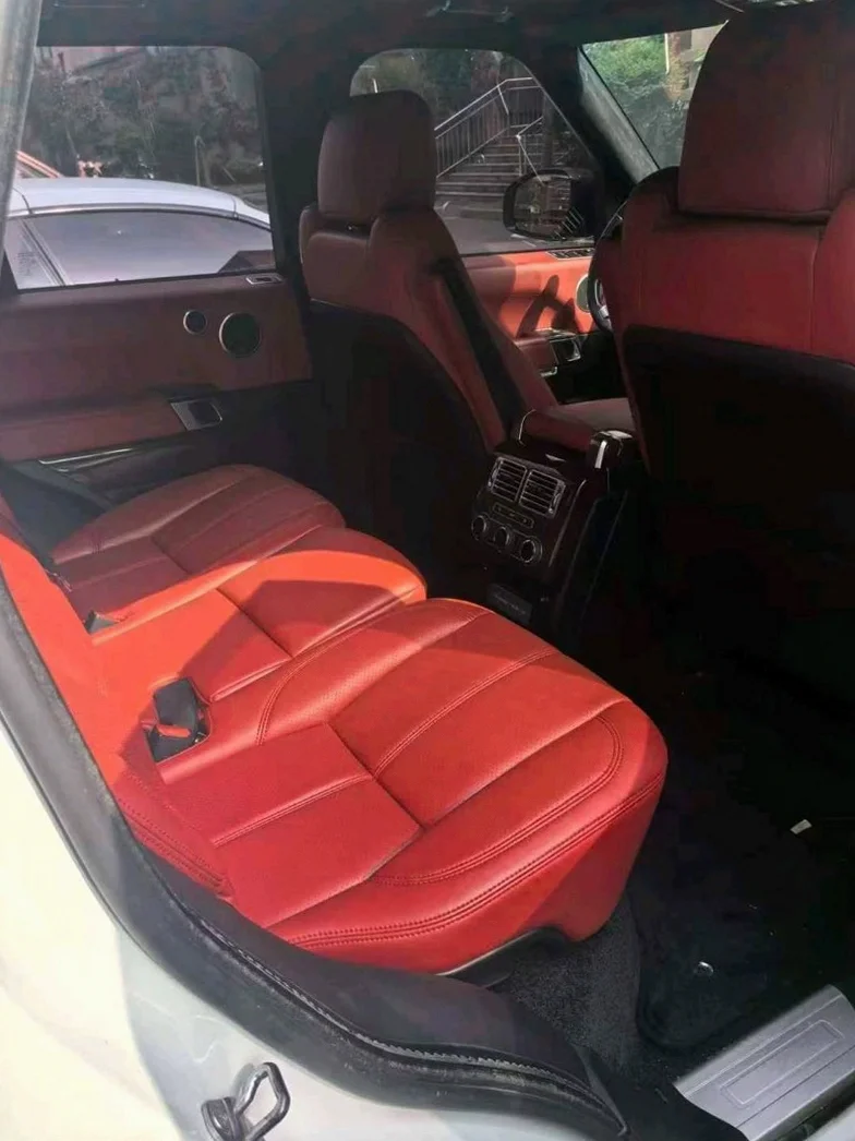 路虎揽胜行政 内饰后排