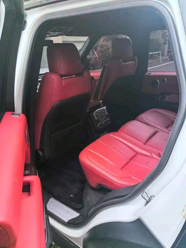 路虎揽胜行政 后面外观一