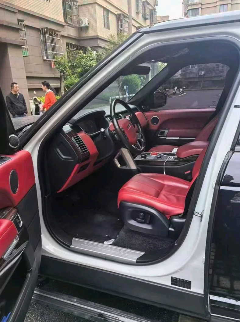 路虎揽胜行政 后面外观二