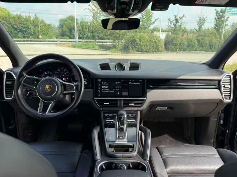 保时捷卡宴 后面外观二