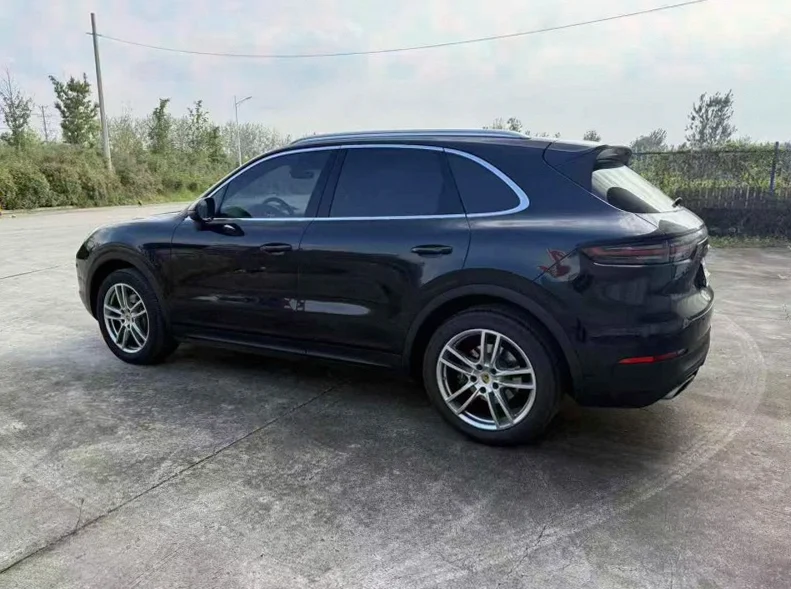 保时捷卡宴 内饰后排