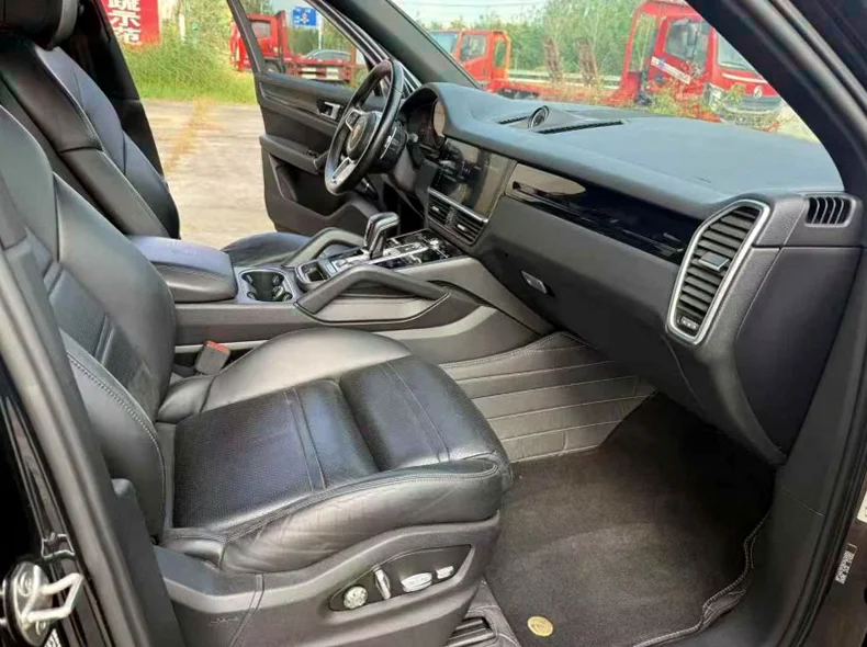 保时捷卡宴 后面外观三