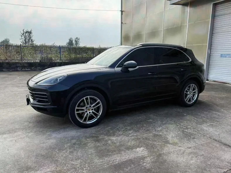 保时捷卡宴 正面外观二