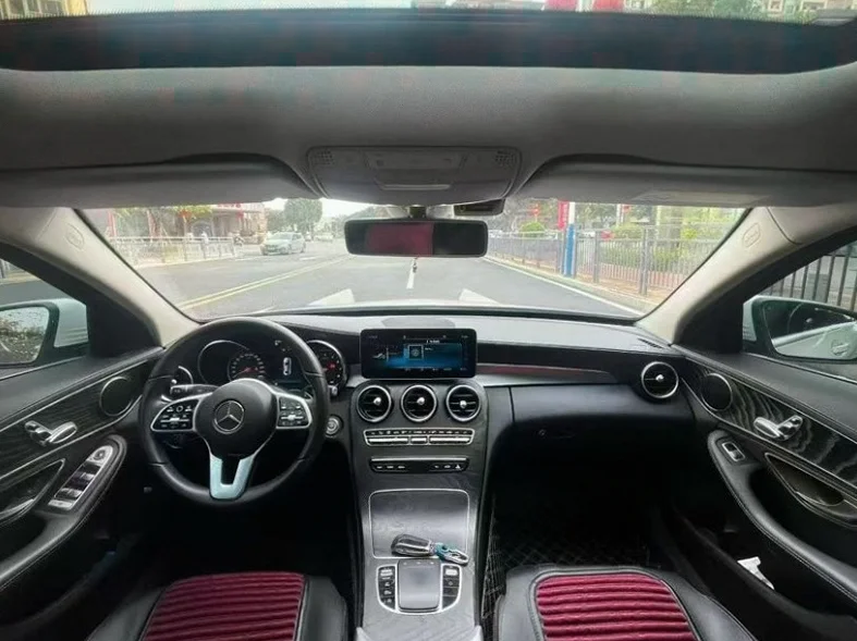 奔驰C 后面外观三