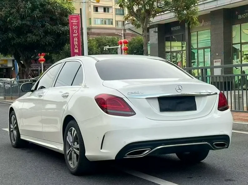 奔驰C 内饰后排